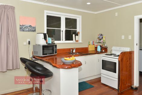 Photo of property in 11 Pukemiro Road, Te Kamo, Whangarei, 0112