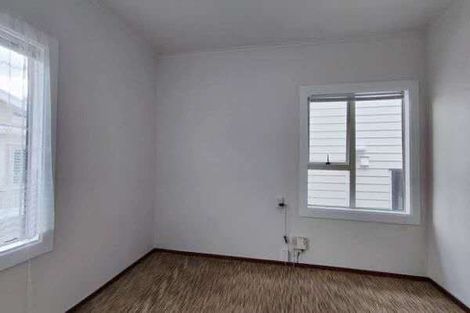 Photo of property in 52 Old Lake Road, Narrow Neck, Auckland, 0624