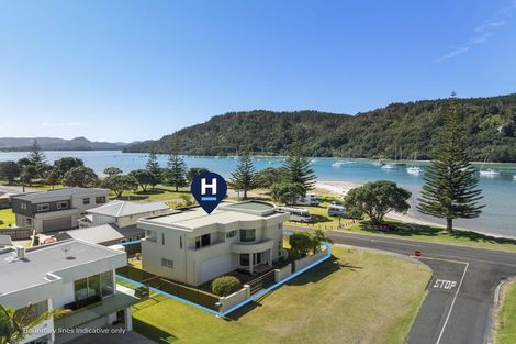 Photo of property in 301 Beach Road, Whangamata, 3620