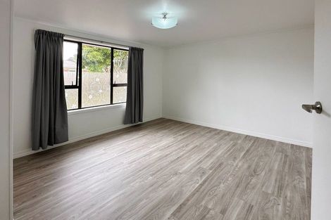 Photo of property in 65 Astley Avenue, New Lynn, Auckland, 0600