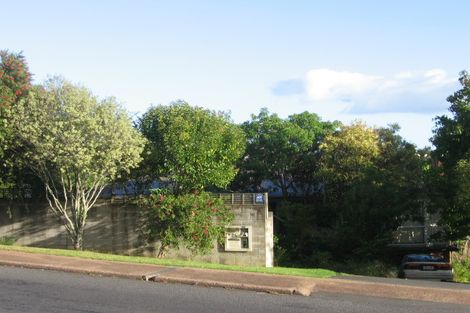 Photo of property in 26 Pupuke Road, Hillcrest, Auckland, 0627