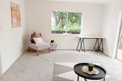 Photo of property in 3/169 Chivalry Road, Glenfield, Auckland, 0629