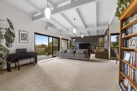 Photo of property in 23 Montana Place, Merrilands, New Plymouth, 4312