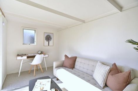Photo of property in 5 Hannah Place, Redwood, Christchurch, 8051