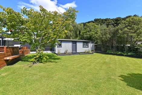 Photo of property in 4 Pinehaven Road, Pinehaven, Upper Hutt, 5019