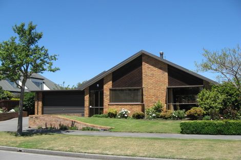 Photo of property in 19 Greystoke Lane, Avonhead, Christchurch, 8042