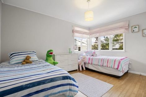 Photo of property in 1/3 Rosyth Avenue, Bayswater, Auckland, 0622