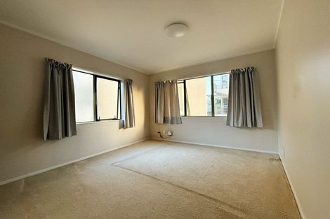 Photo of property in The Haven, 22/120 Beach Haven Road, Beach Haven, Auckland, 0626