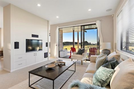 Photo of property in 135b Hutchinson Road, Helensville, 0875