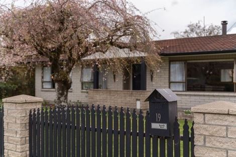 Photo of property in 19 Mcmaster Street, Greytown, 5712