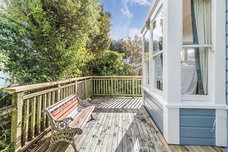 Photo of property in 36 Sutherland Crescent, Melrose, Wellington, 6023