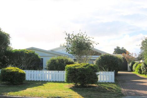Photo of property in 115 Linton Crescent, Whangamata, 3620