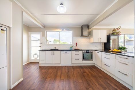 Photo of property in 6 Cruickshank Road, Clouston Park, Upper Hutt, 5018