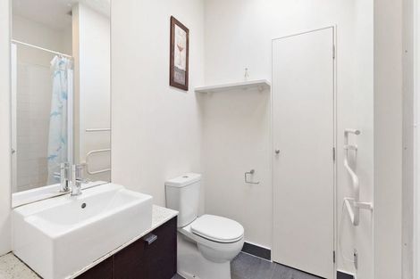 Photo of property in 76c Edmonton Road, Henderson, Auckland, 0612