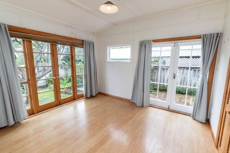 Photo of property in 3 Douro Avenue, Newtown, Wellington, 6021