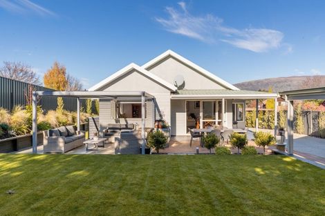Photo of property in 5 Mount Iron Drive, Wanaka, 9305