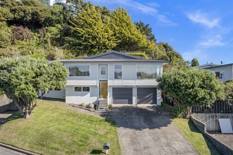 Photo of property in 28 Spinnaker Drive, Whitby, Porirua, 5024