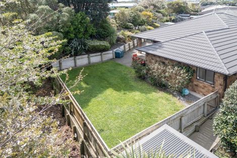 Photo of property in 33 Gandalf Crescent, Paraparaumu, 5032