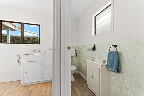 Photo of property in 19 Tindalls Bay Road, Tindalls Beach, Whangaparaoa, 0930