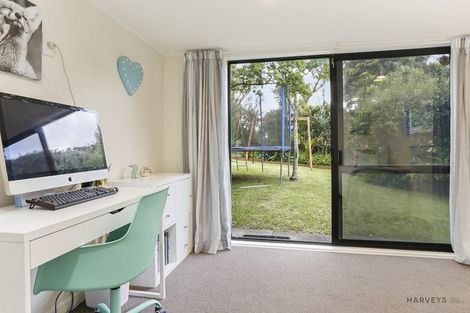 Photo of property in 12 Deane Avenue, Titirangi, Auckland, 0604