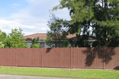 Photo of property in 53 Donovan Avenue, Massey, Auckland, 0614