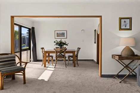 Photo of property in 2/8 Duart Road, Havelock North, 4130