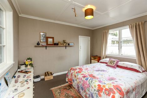 Photo of property in 2 Karamu Street, Strandon, New Plymouth, 4312
