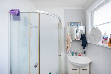 Photo of property in 6 Thames Street, Roslyn, Palmerston North, 4414