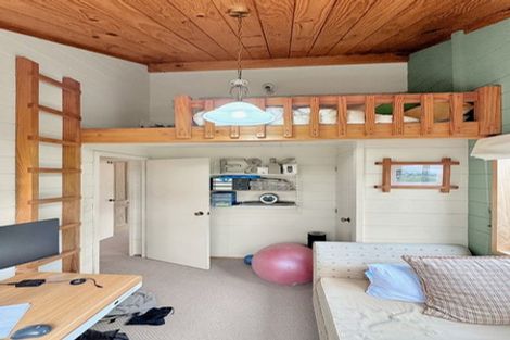 Photo of property in 123 Marine Parade, Eastbourne, Lower Hutt, 5013