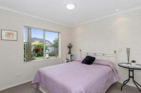 Photo of property in 32 Mcleod Place, Papamoa Beach, Papamoa, 3118