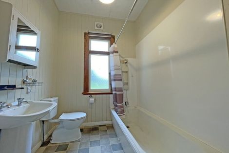 Photo of property in 10 Limbrick Street, Terrace End, Palmerston North, 4410