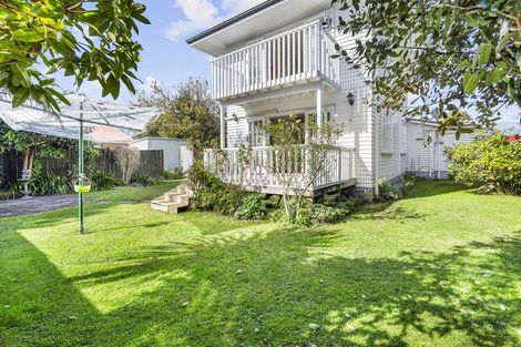 Photo of property in 14 Queen Street, Cambridge, 3434