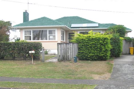 Photo of property in 2/2 Valley View Road, Glenfield, Auckland, 0629
