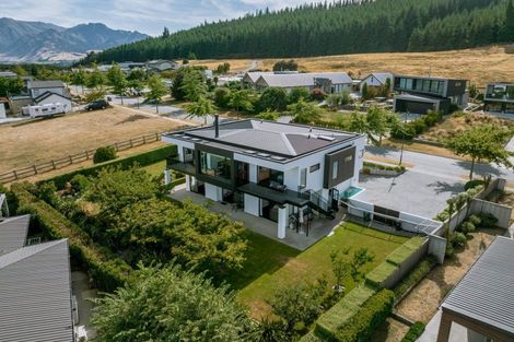 Photo of property in 47 Forest Heights, Wanaka, 9305