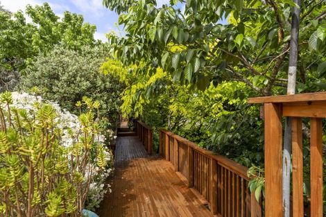 Photo of property in 18 Main Road, Waikanae, 5036