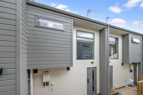 Photo of property in 2/5 Taine Street, Taita, Lower Hutt, 5011