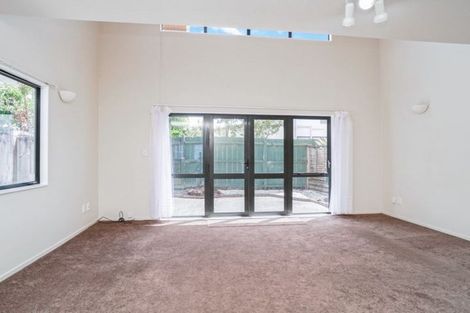 Photo of property in 2/89 Portage Road, New Lynn, Auckland, 0600