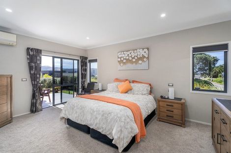 Photo of property in 6 Roseberry Place, Whitianga, 3510