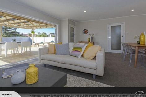 Photo of property in 19 Mackenzie Street, Te Atatu South, Auckland, 0610
