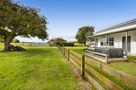 Photo of property in 14 Weld Street, Normanby, Hawera, 4614