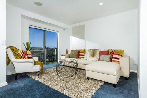 Photo of property in 13 Kittiwake Drive, Schnapper Rock, Auckland, 0632