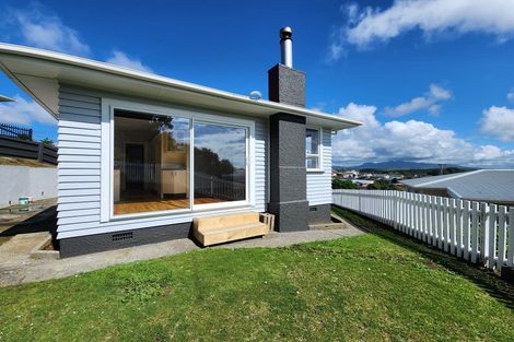 Photo of property in 31 Simons Street, Moturoa, New Plymouth, 4310