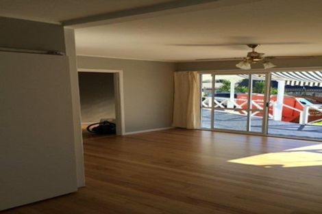 Photo of property in 45 Glen Marine Parade, Glendene, Auckland, 0602