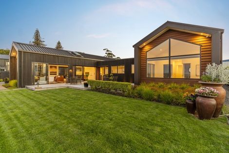 Photo of property in 300 Kitchener Road, Pukekohe, 2120