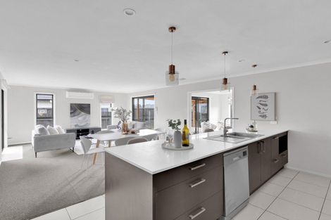 Photo of property in 15 Faber Place, Rototuna North, Hamilton, 3210