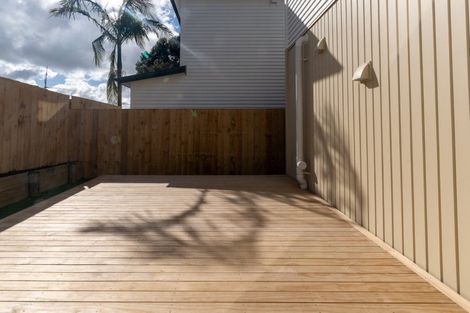 Photo of property in 8/116 Colwill Road, Massey, Auckland, 0614