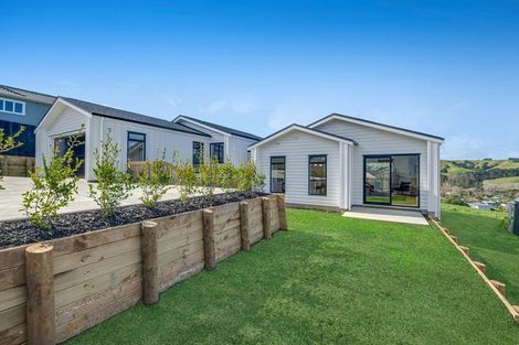 Photo of property in 4d Forlong Rise, Helensville, 0800