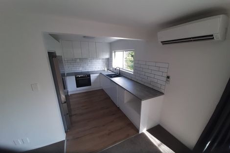 Photo of property in 37 West Lynn Road, Titirangi, Auckland, 0604