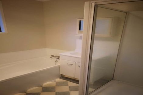 Photo of property in 90 Kemp Road, Massey, Auckland, 0614