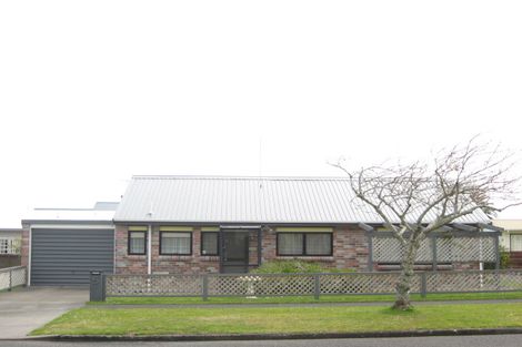 Photo of property in 5 Rawhiti Street, Vogeltown, New Plymouth, 4310